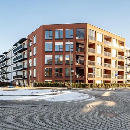 Holzera Superapart With Bathtub Garden & Parking Appartement *