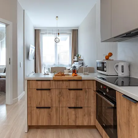Holzera Superapart With Bathtub Garden & Parking
