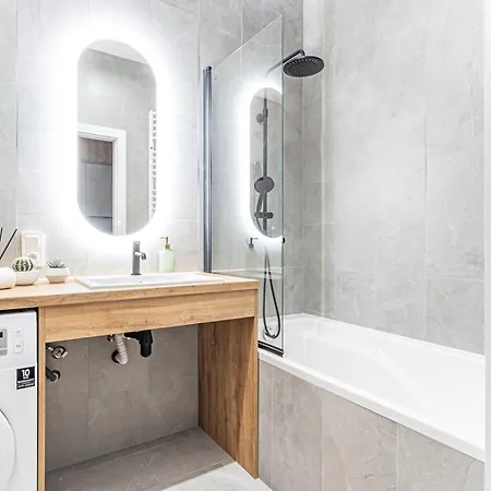 Holzera Superapart With Bathtub Garden & Parking * Warschau