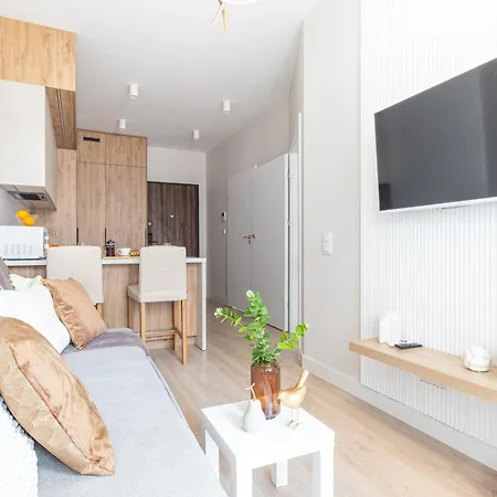 Holzera Superapart With Bathtub Garden & Parking